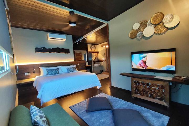 Room 5 of 62