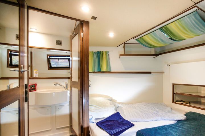 Room 10 of 207