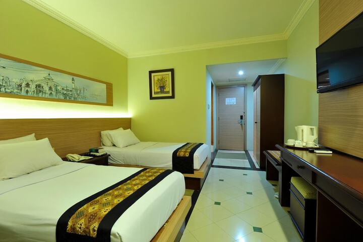 Room 14 of 35