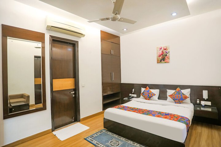 Room 10 of 26