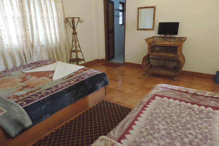 Room 6 of 15