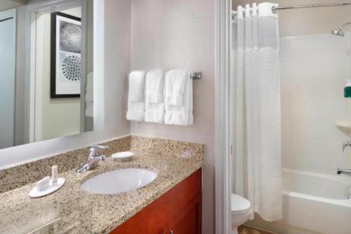 Room 15 of 28