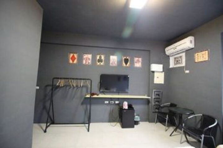 Room 33 of 44