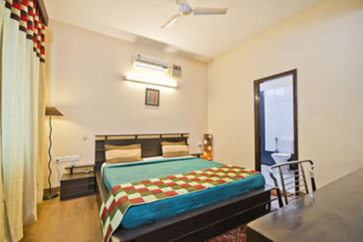 Room 14 of 23