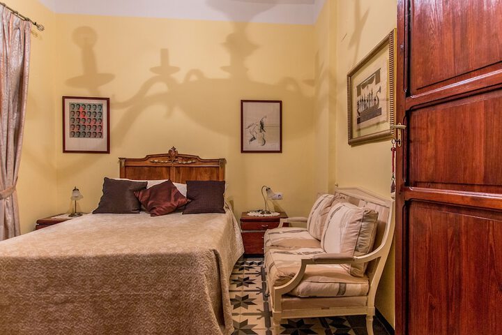 Room 5 of 25