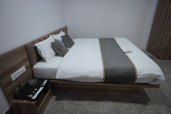 Room 7 of 20