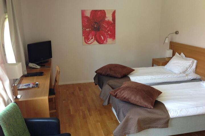 Room 11 of 39