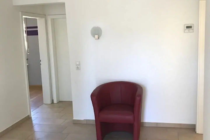 Room 7 of 10