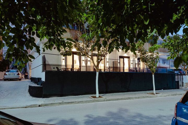 Hotel 86 of 88