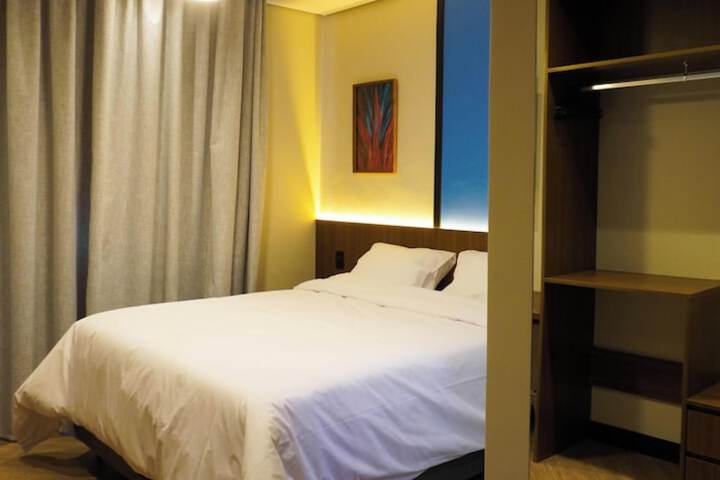 Room 2 of 57