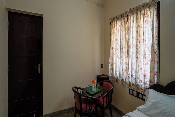 Room 4 of 53