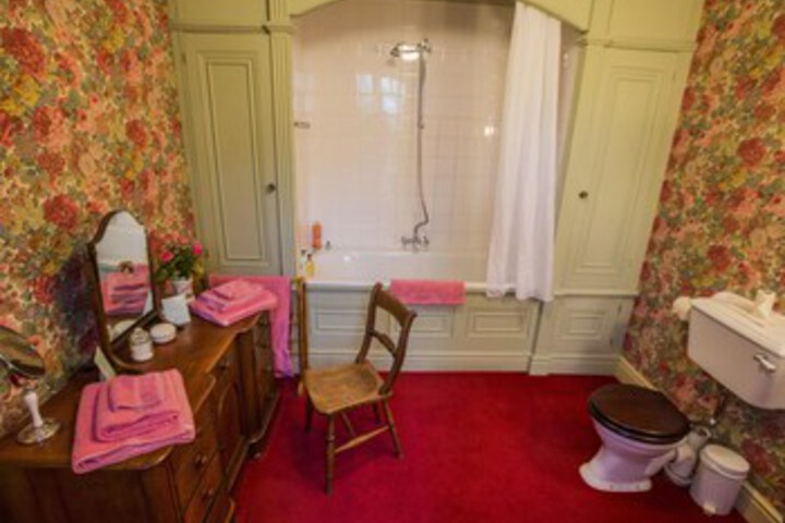 Room 13 of 22