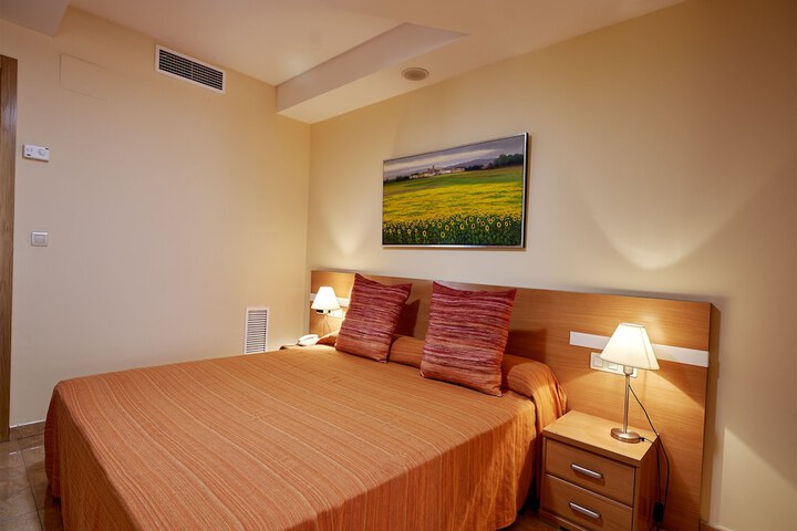 Room 13 of 35