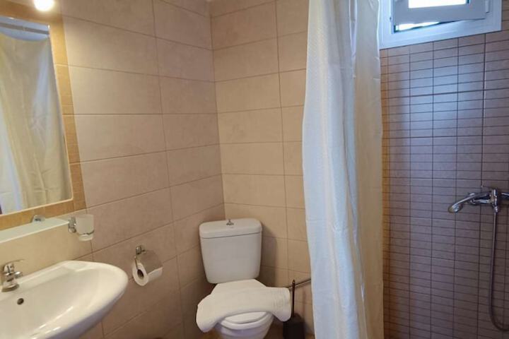 Room 128 of 171