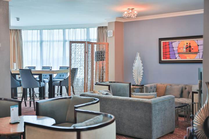 Lounge 69 of 91