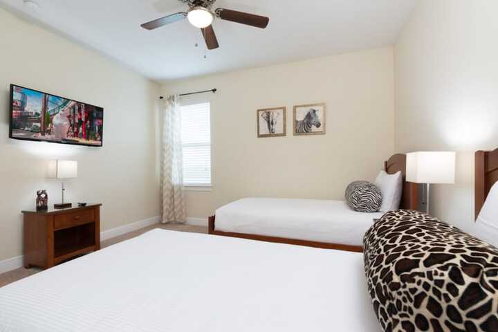 Room 13 of 36