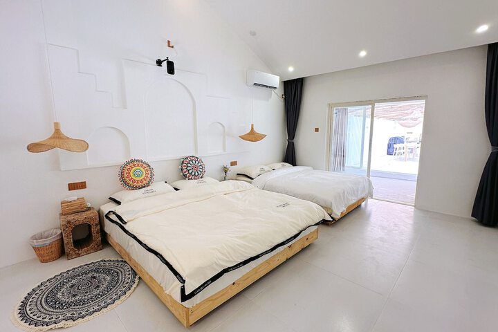 Room 12 of 171