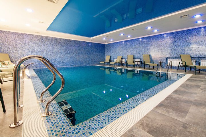 Pool 58 of 102