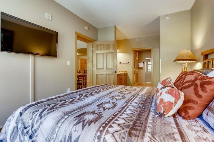 Room 4 of 36