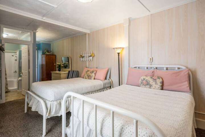 Room 15 of 44