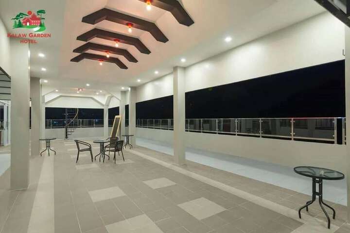 Ballroom/Hall 22 of 36