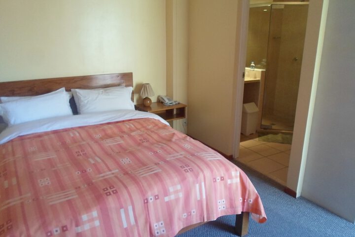 Room 12 of 33