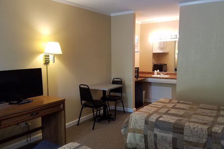 Deluxe Room 2 Double Beds Kitchenette Ground Floor (19 of 24)
