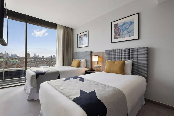 Room 16 of 106