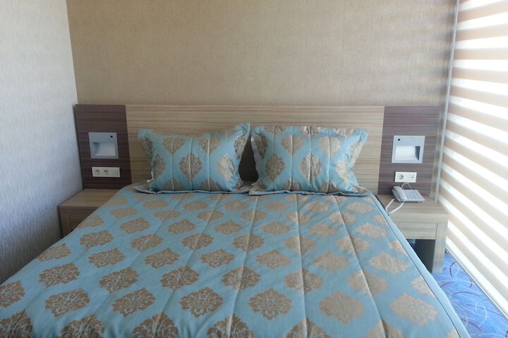 Room 4 of 19
