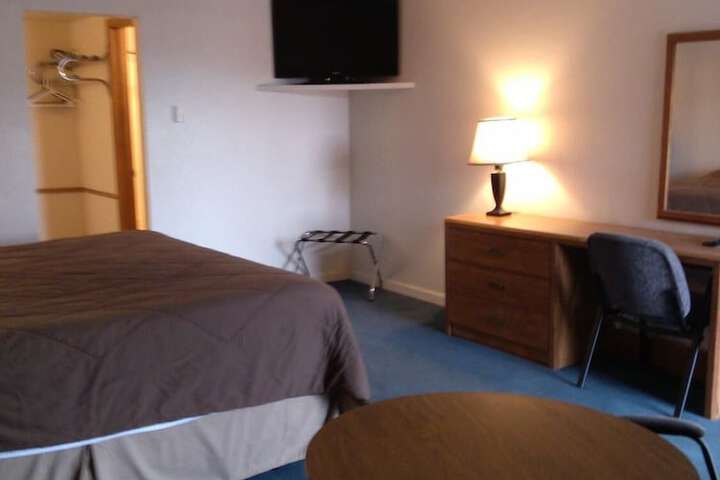 Room 10 of 37