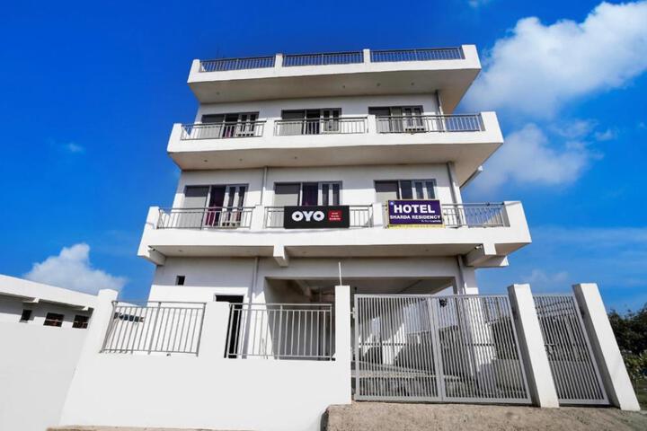 Super HOTEL O SHARDA RESIDENCY
