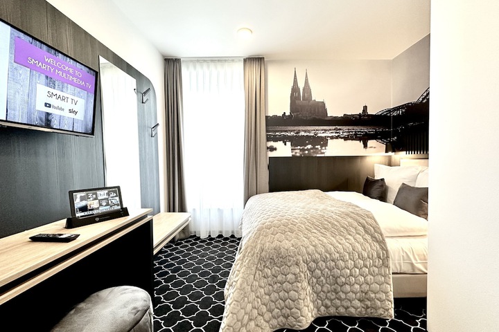 Room 42 of 194