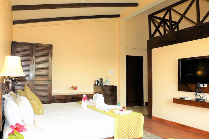 Room 8 of 27
