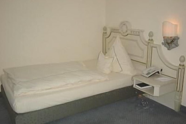 Room 14 of 45