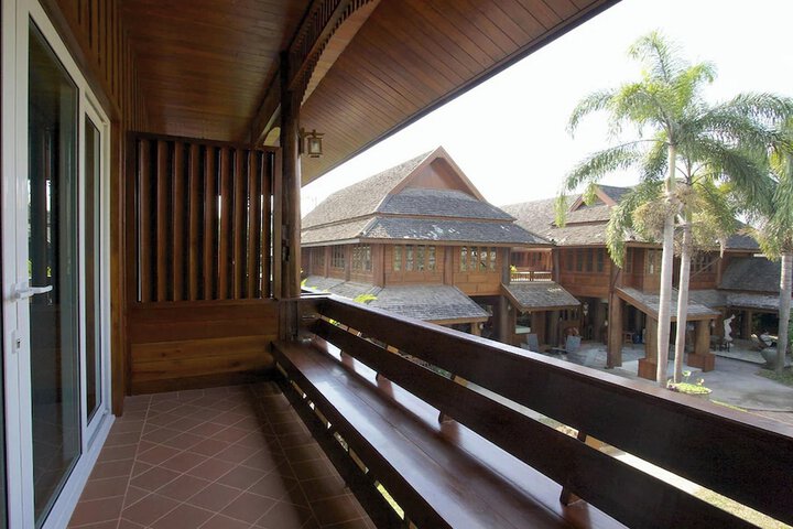 Hotel Exterior 77 of 79