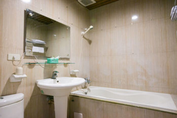 Room 4 of 26