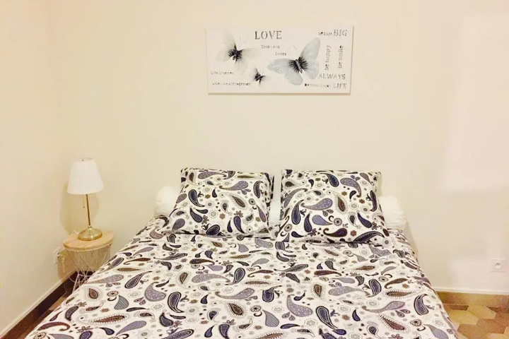 Room 5 of 14