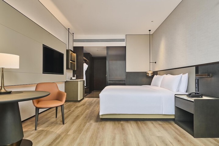 Room 65 of 93