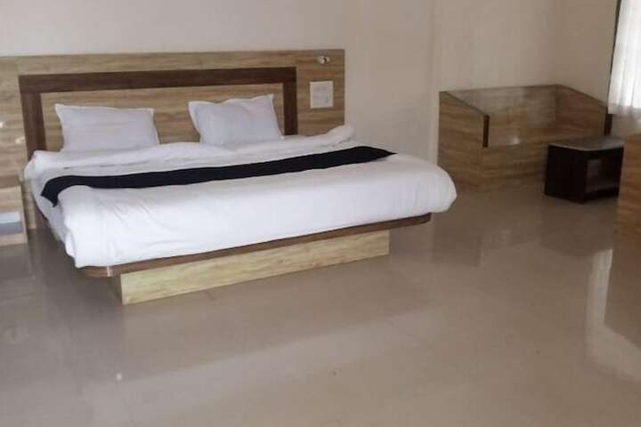 Room 4 of 31