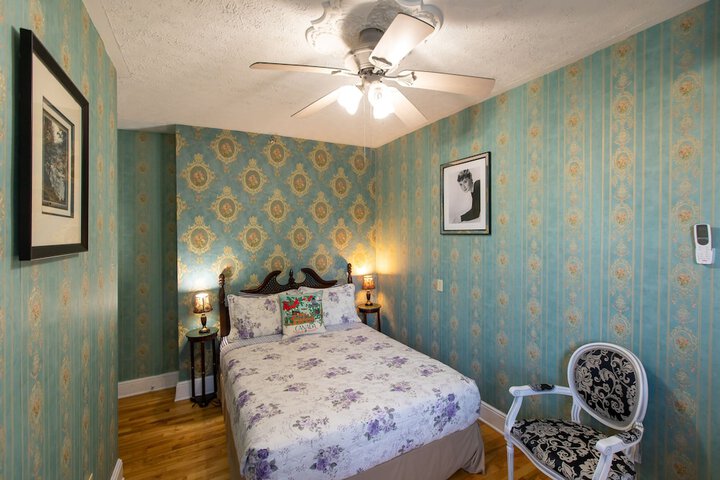 Room 11 of 71