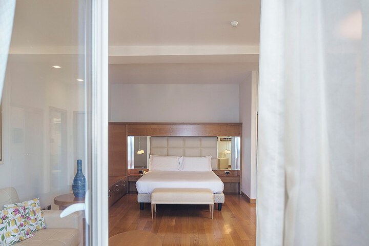 Room 22 of 111