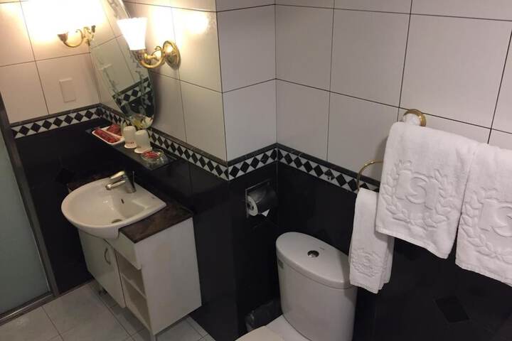 Room 36 of 40