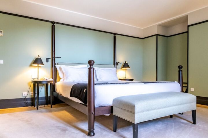 Room 45 of 157
