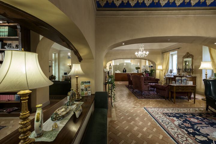 Guest Lobby