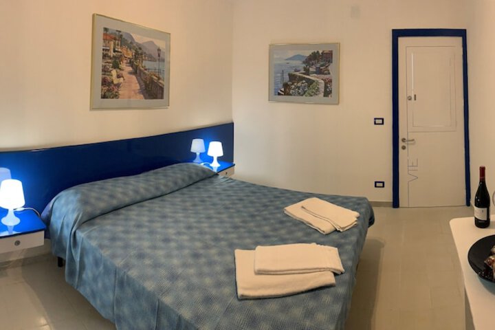 Room 4 of 80