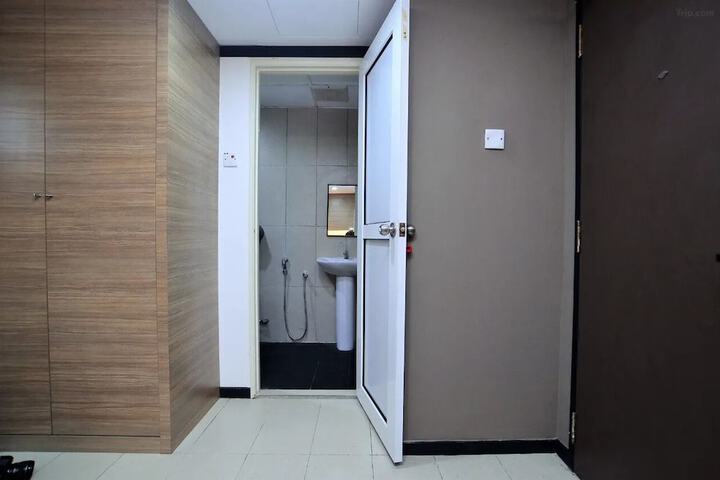 Room 20 of 34