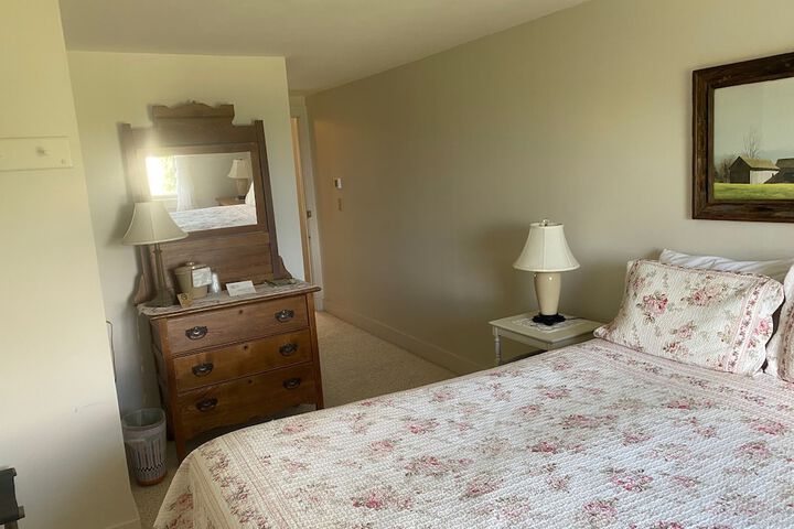 Room 32 of 205