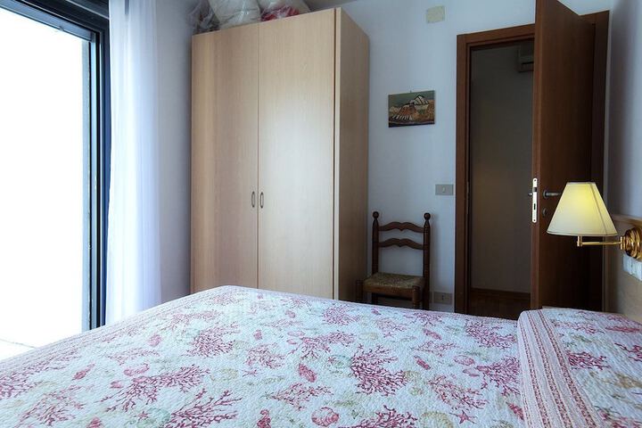 Room 10 of 45