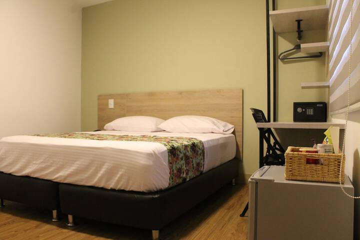 Room 15 of 40