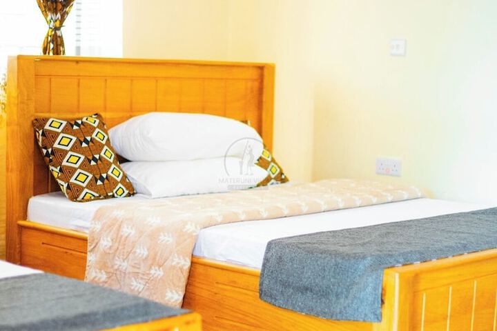 Room 2 of 38